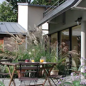 Invitation Au Rivage Bed & Breakfast