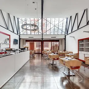 Pavillon Nation Hotel Parijs
